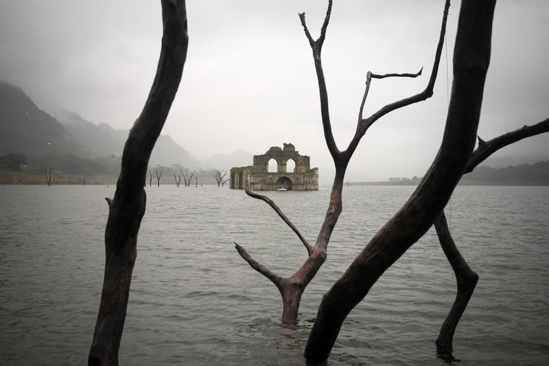 Illustration for article titled Drought Brings a 16th-Century Mexican Temple to the Surface Again